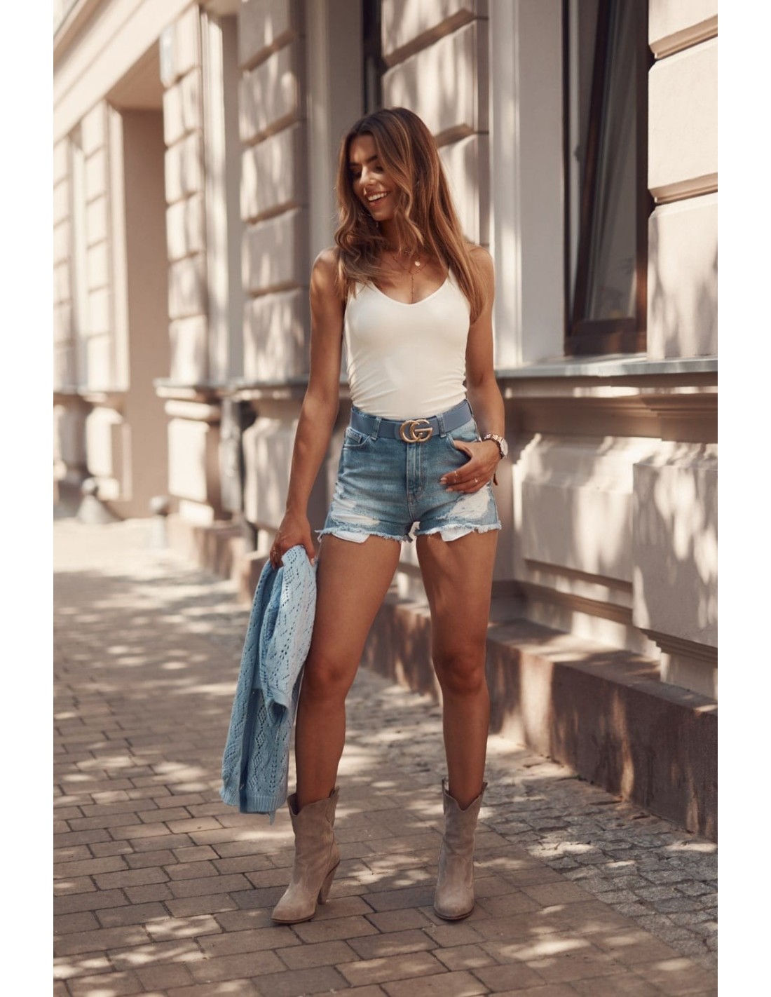 Jeansshorts mit Abschürfungen, Hellblau 3006 - Online-Shop - Boutique